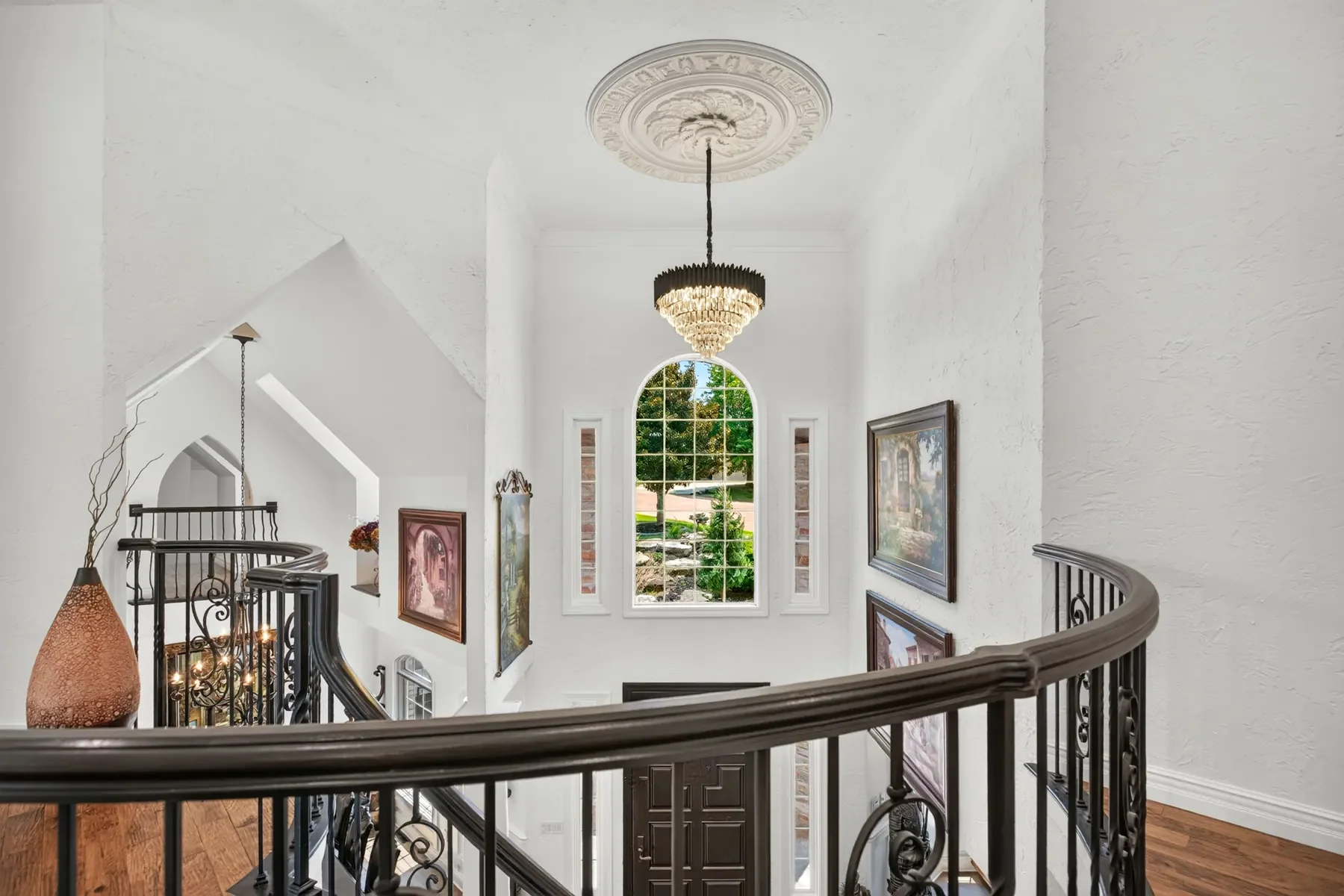 28-upper-gallery.webp