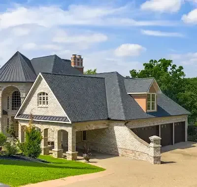 02-estate-front.webp