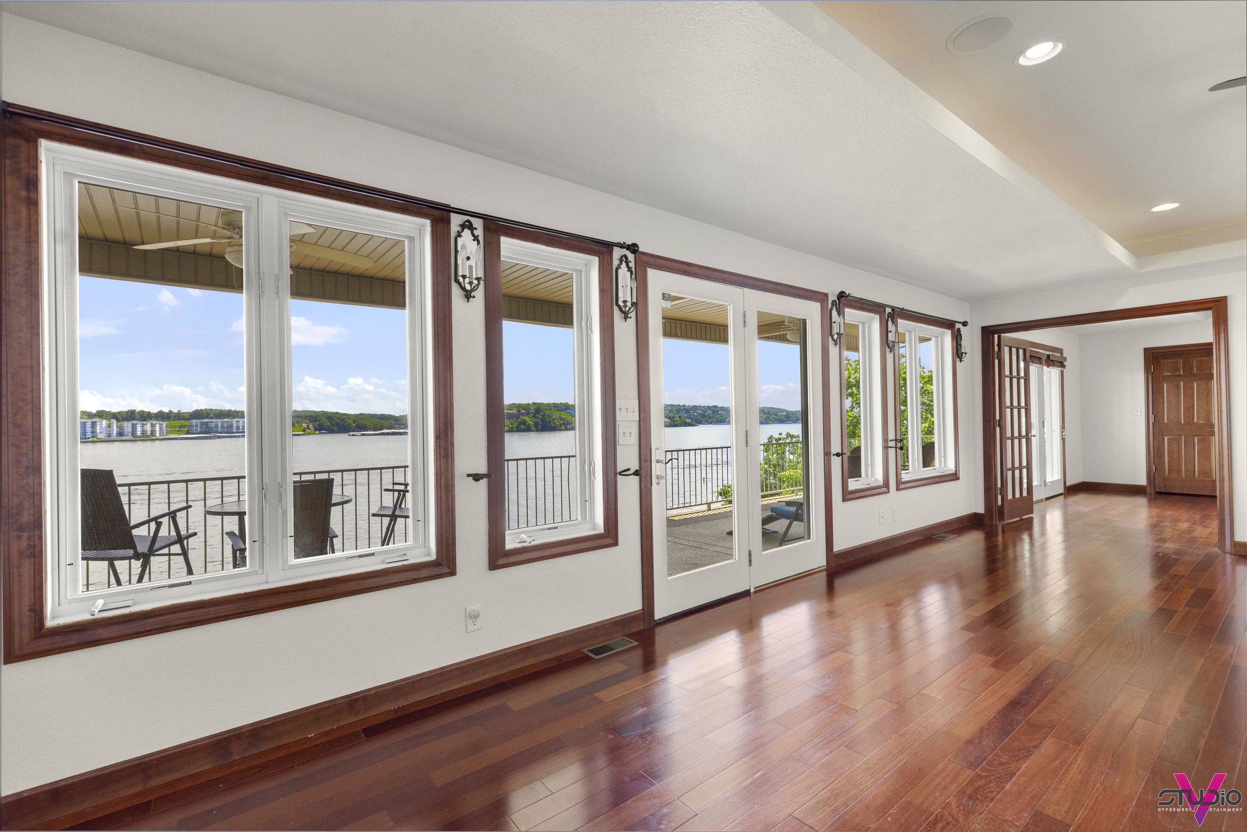 1129-Beacon-Point-Circle-Lake-Ozark-029.jpg