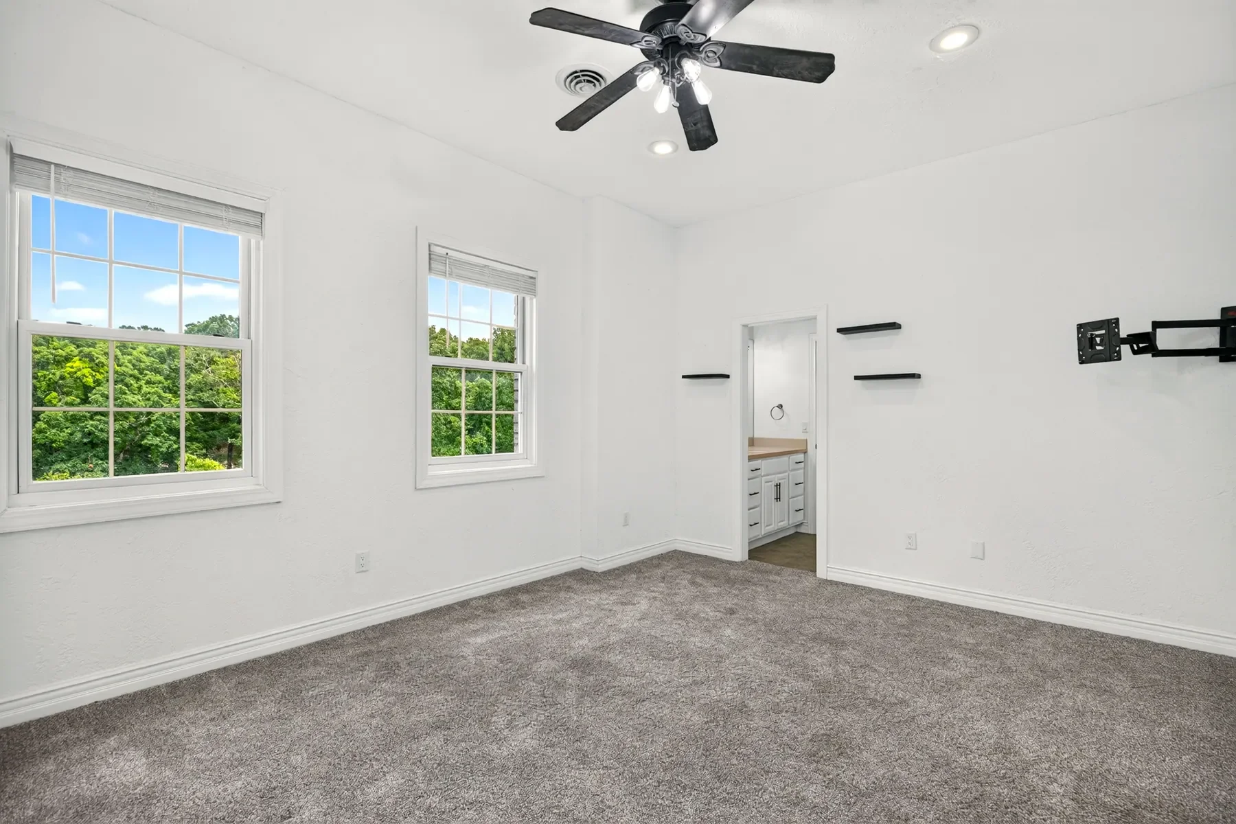 32-secondary-bedroom.webp