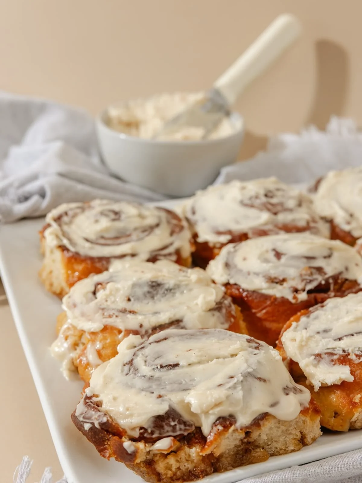 ✨ Drop a ❤️ if you&rsquo;ve experienced one of these babies. And tag a friend who needs to try an Olivia&rsquo;s #glutenfree #dairyfree cinnamon roll 😍🧜&zwj;♀️