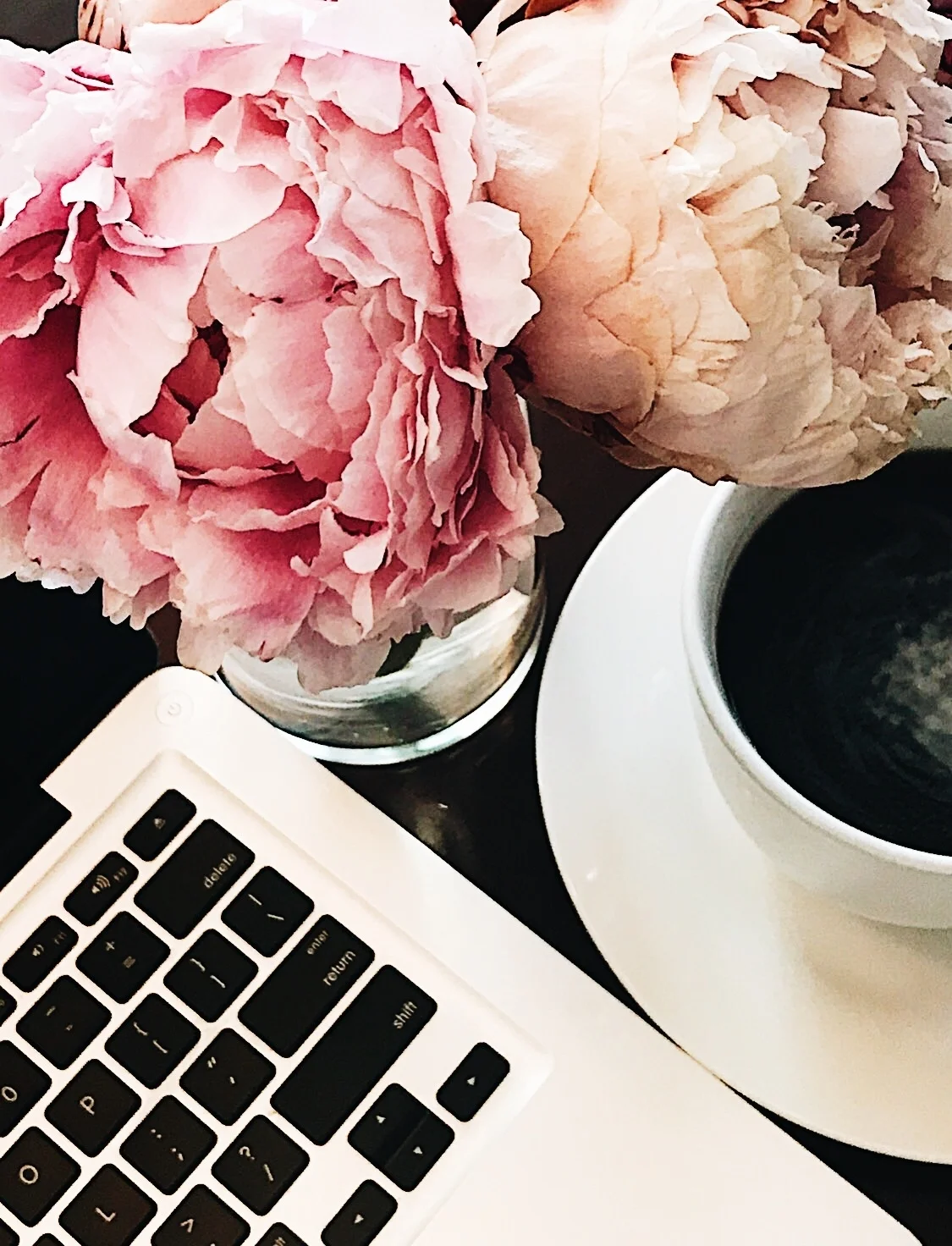 My staged desk!!! LOL! Being a BLOGGER! 