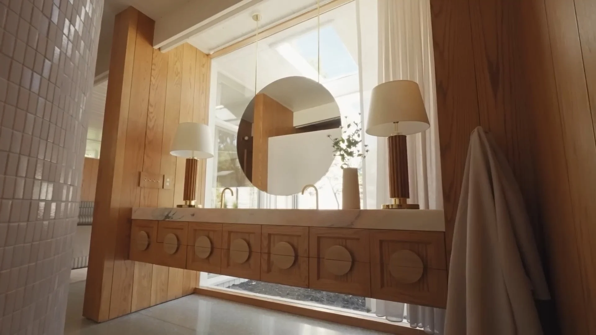 Heidi Gardner_Architectural Digest_Still Frames_21.jpg