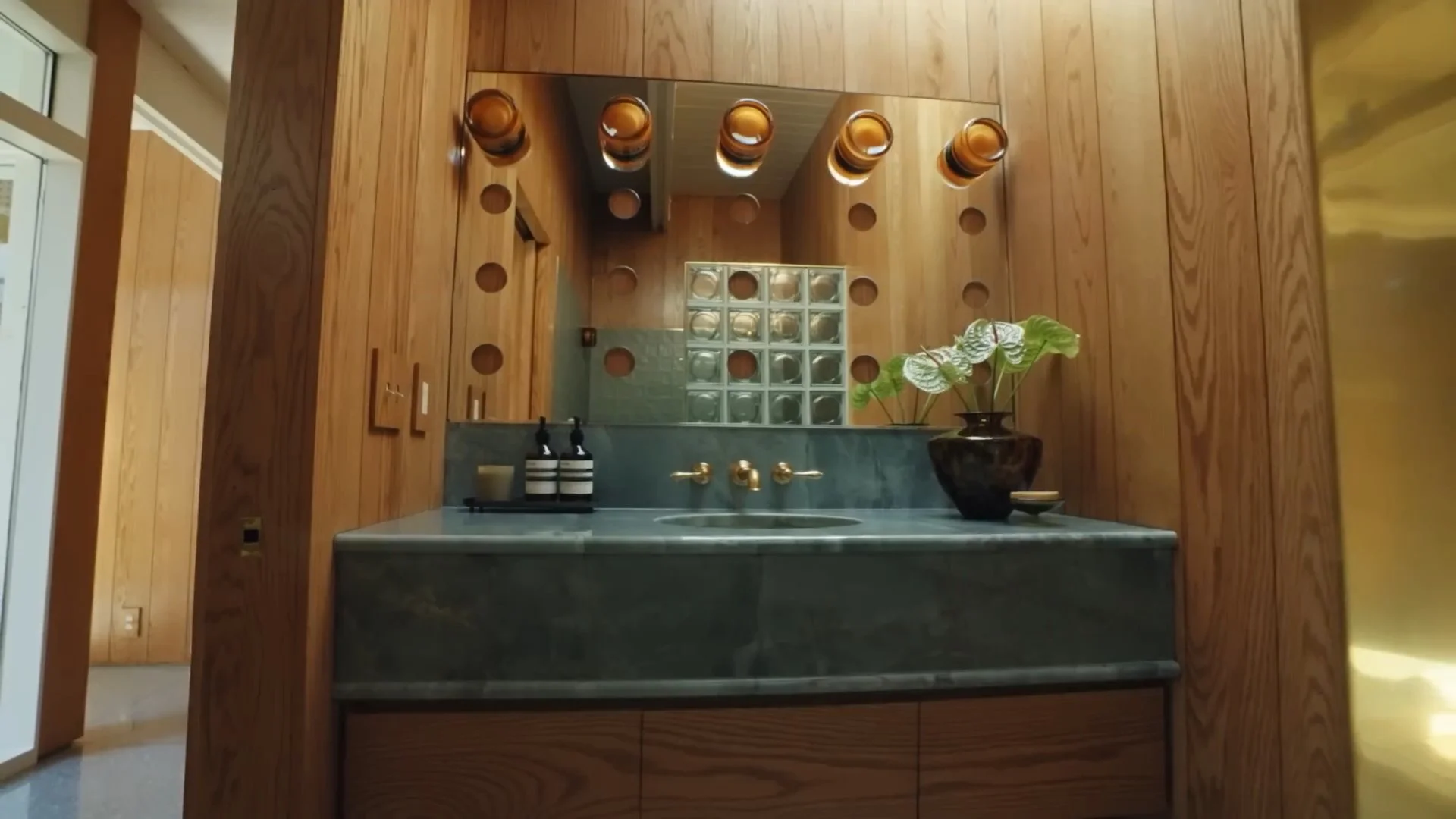 Heidi Gardner_Architectural Digest_Still Frames_28.jpg