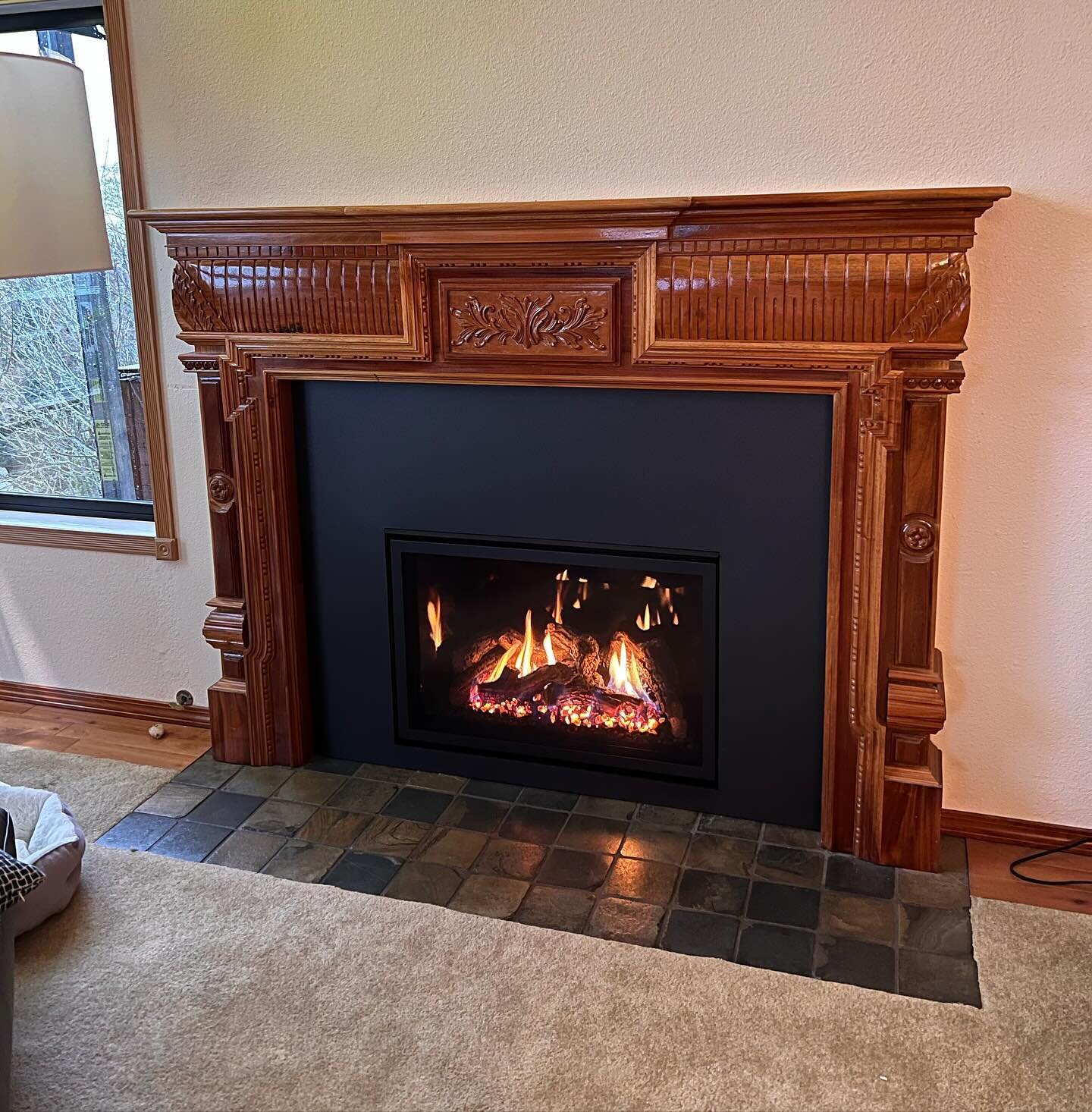 @archgardfireplaces Chantico 36 w/ Reflective Glass Firebox Panels and Huge Custom Surround

#remodel #fireplacemakeover #gasinsert #fireplace