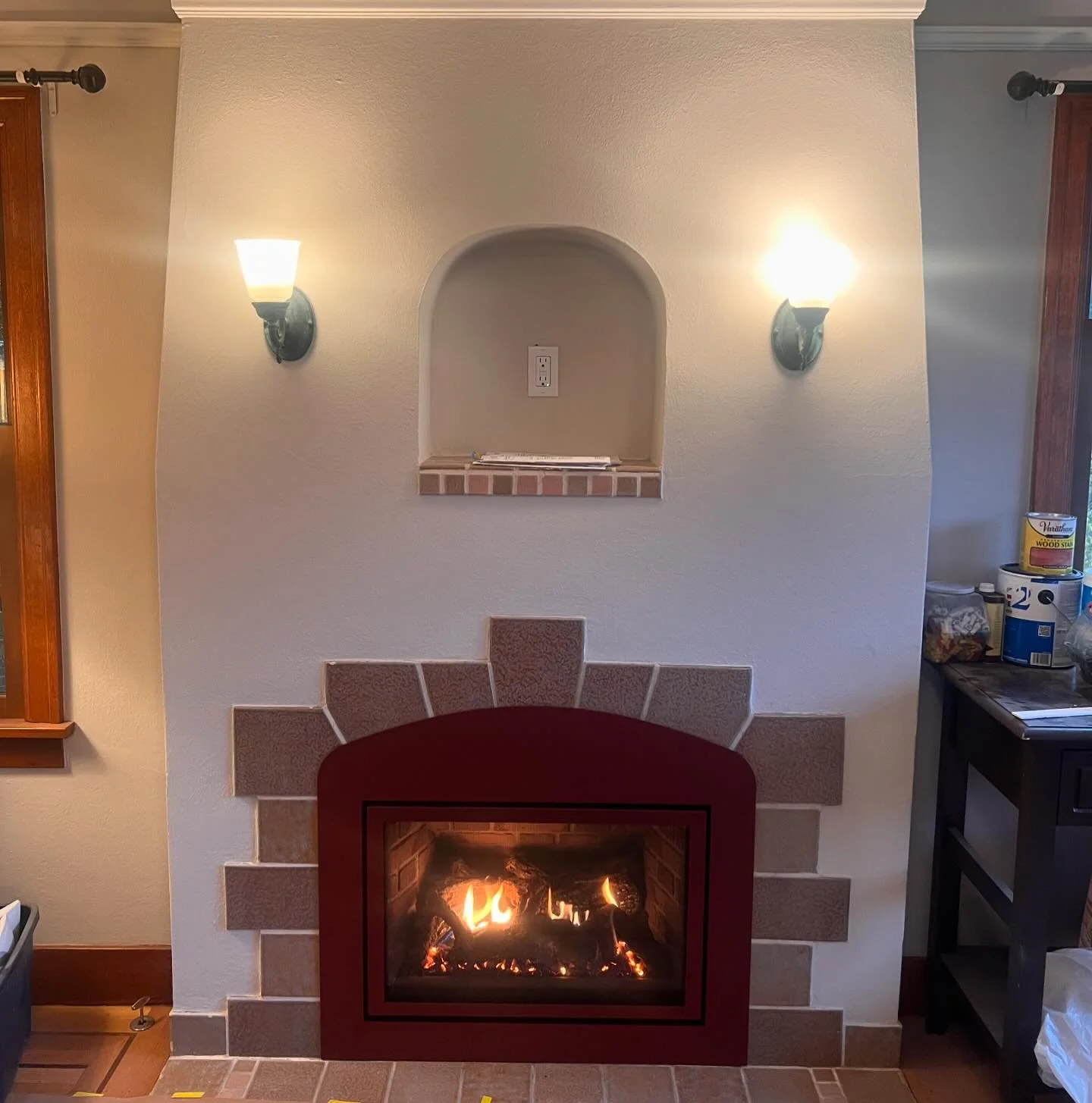 @archgardfireplaces Chantico 31 w/ Custom Arched 4 Sided Surround ( Mojave Red ), Classic Logs and Quebec City Red Brick Panels

#gasinsert #gas #fireplaceconversion #insert #fireplaceupdate #fireplaceupgrade #fireplace #remodel