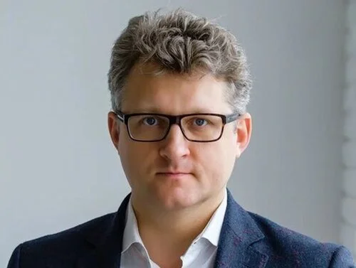 Vladislav Starzhenetskiy