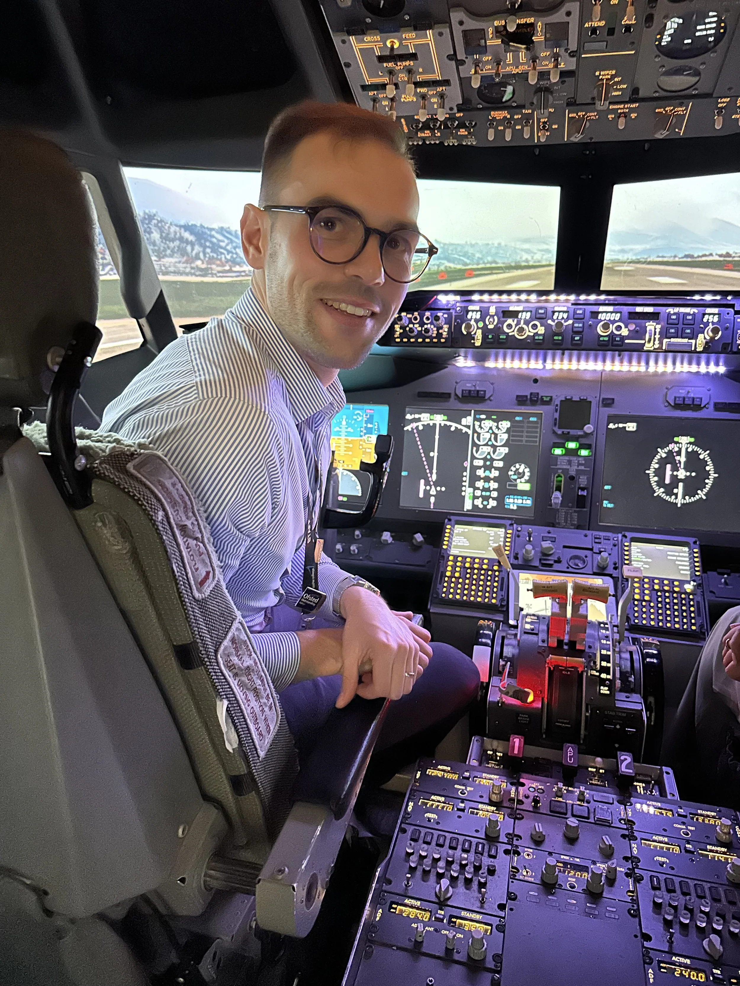 Jet flight simulator