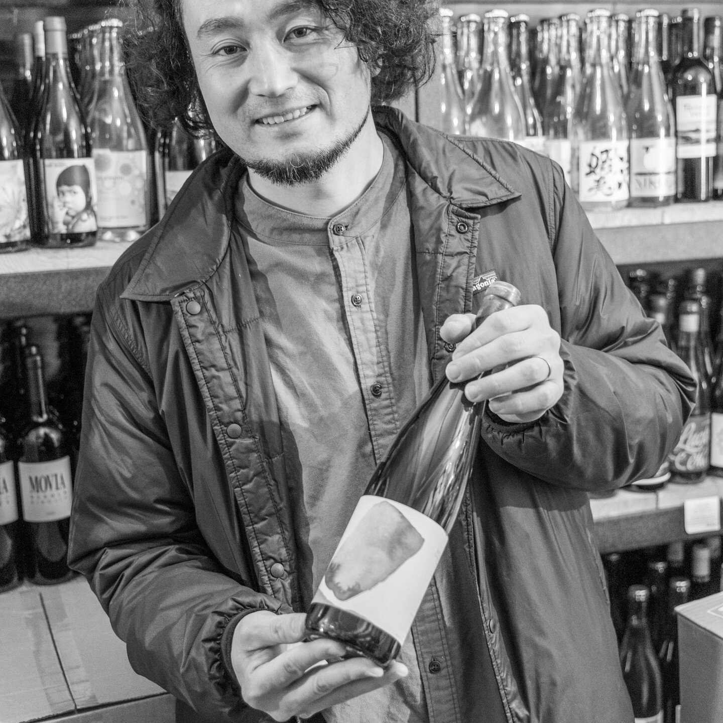 Meet Masahiro Chiku, the owner of wine shop Cave de Bambou in Niseko. Chiku-san shares with us his passion for natural and organic wines and the best bottles he would recommend. 
Read more on pp2-3, Issue #49

#whatsonnniseko #organicwine #niseko @ca