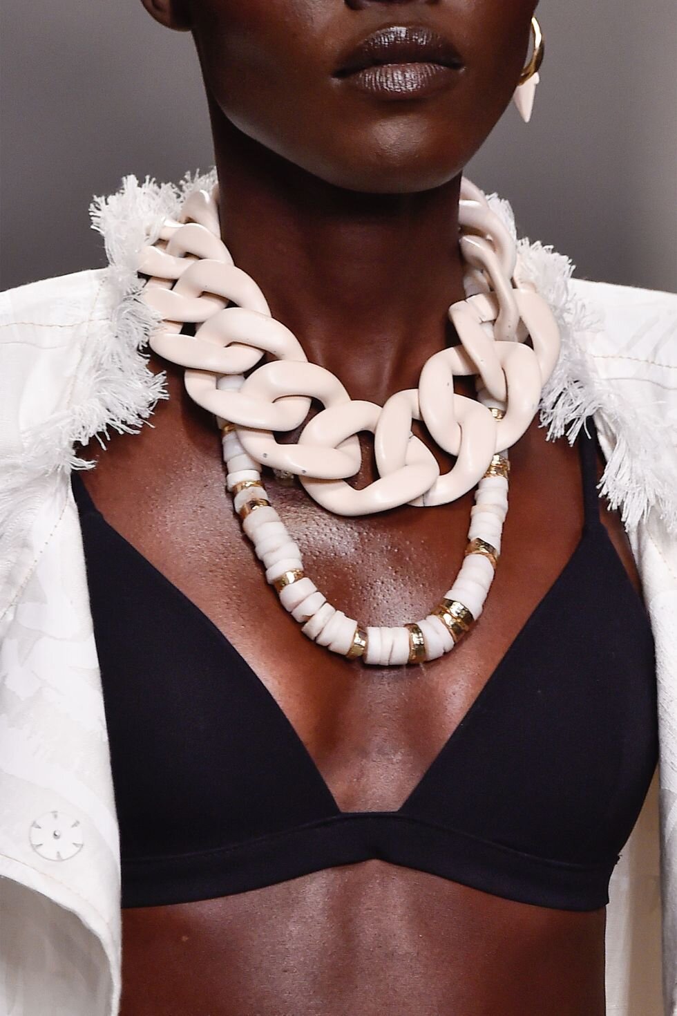 hbz-jewelry-statement-necklace-gettyimages-1173521691.jpg