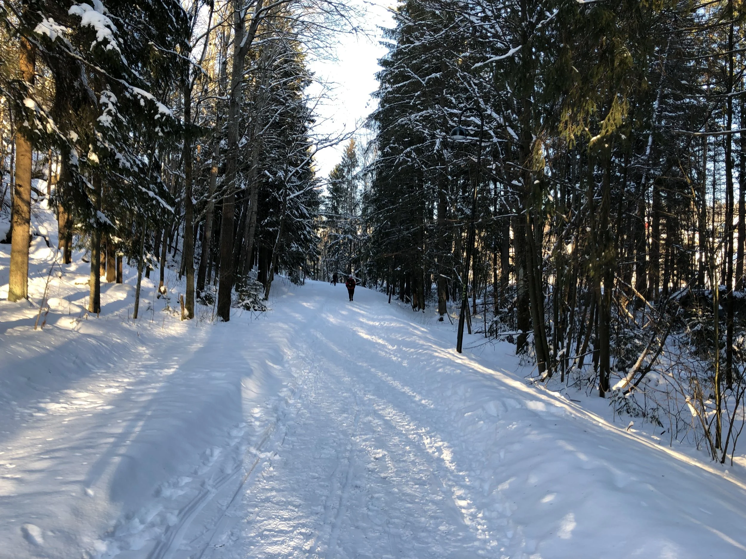 Nysnø ved Vansjø. Brannstasjonen venter rundt hjørnet.