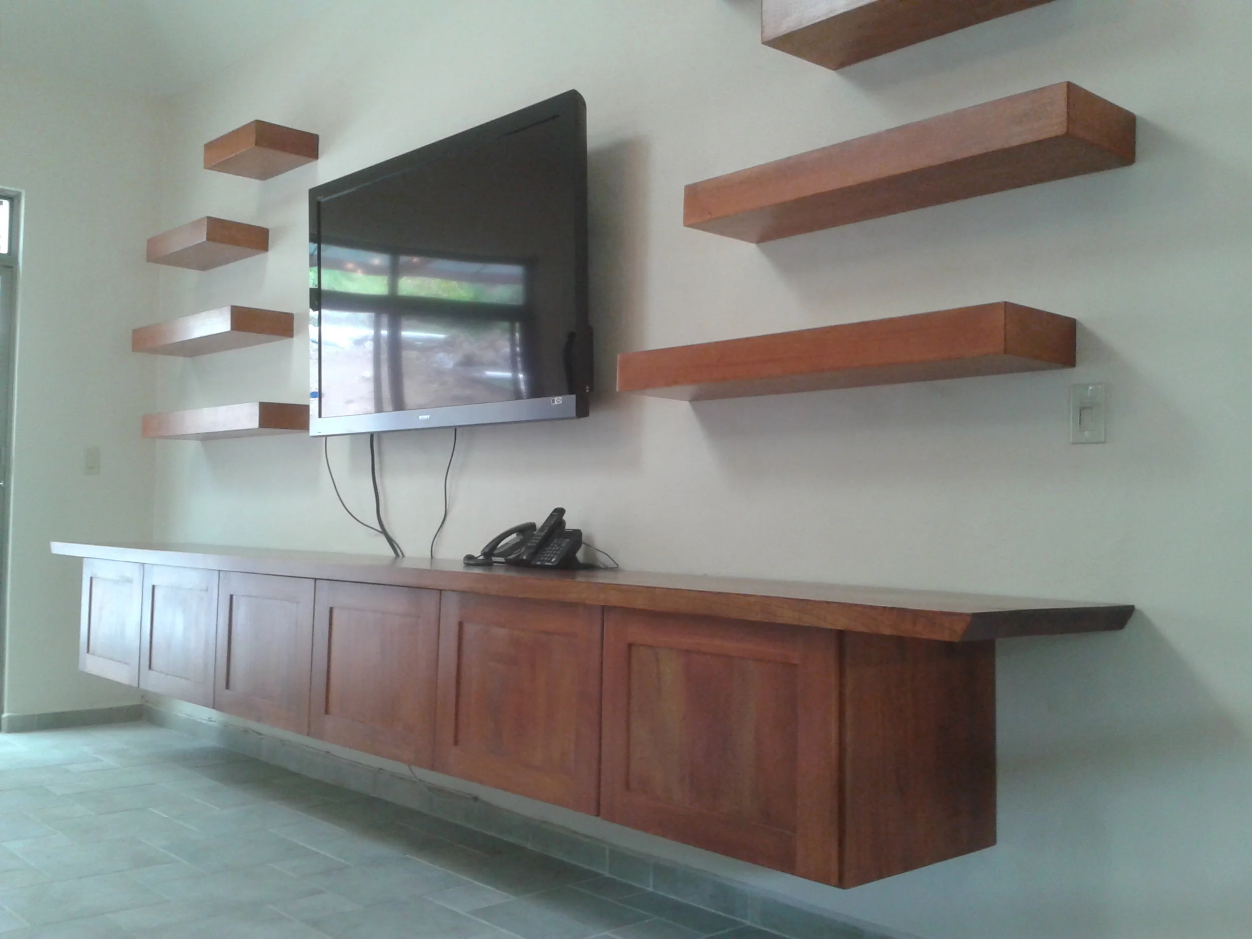 Floating credenza, solid cedro, Valle Escondido, Boquete, Panama