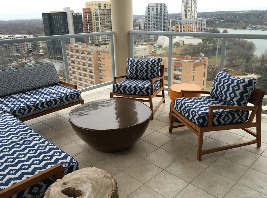 janes balcony 2.jpg