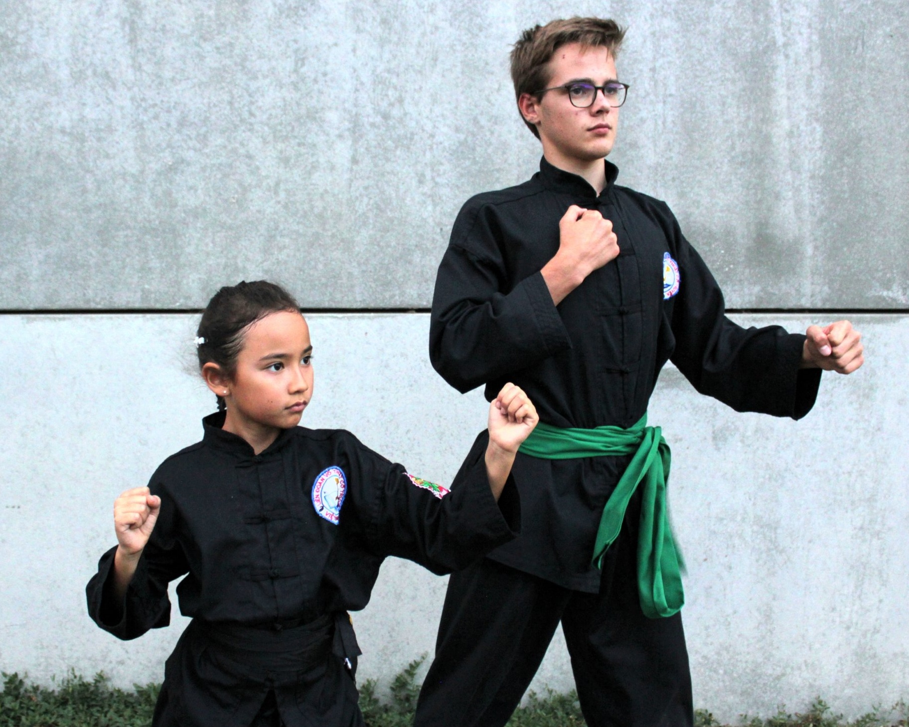 Pack tenue Viêt Võ Dao (veste + pantalon + écussons + ceinture noire)