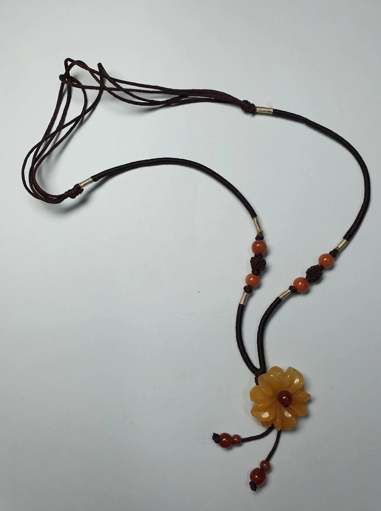 Collier fleur en jade