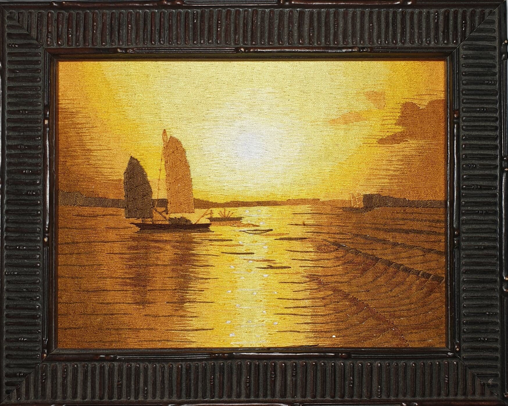 Cadre Broderie Baie d'Halong.jpg