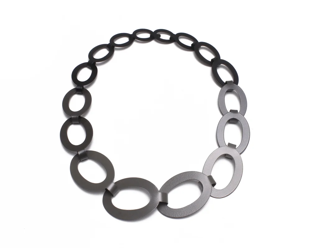 Folded Gradient Chain | dark grey gradient