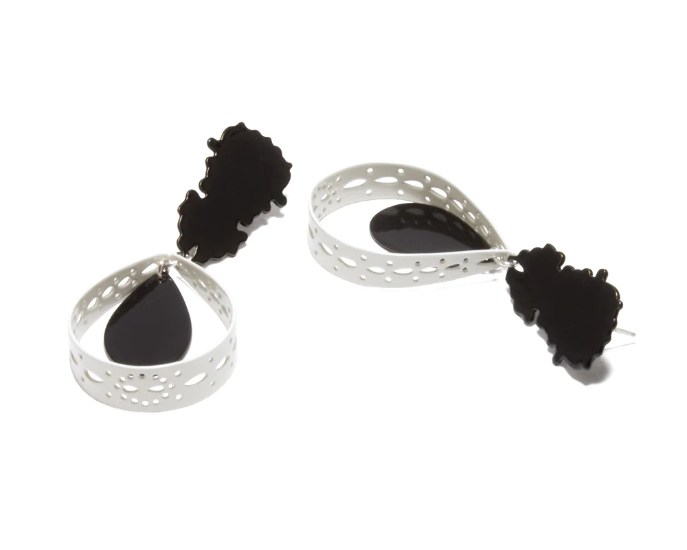 Decorative Pierced Teardrops | cream, black