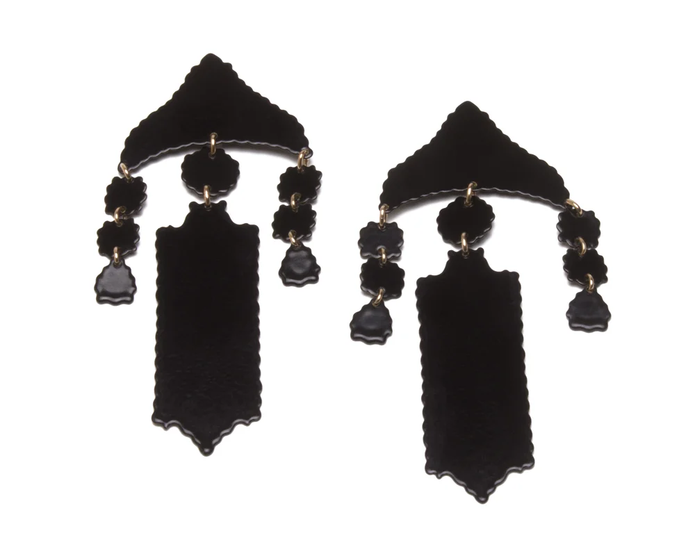 Black Chandelier MAX 02