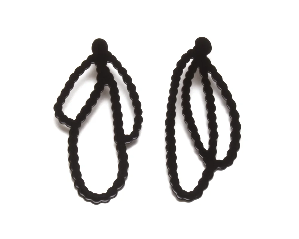 Black Pearl Strands, long