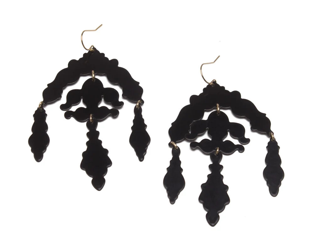 Black Chandelier MAX 03
