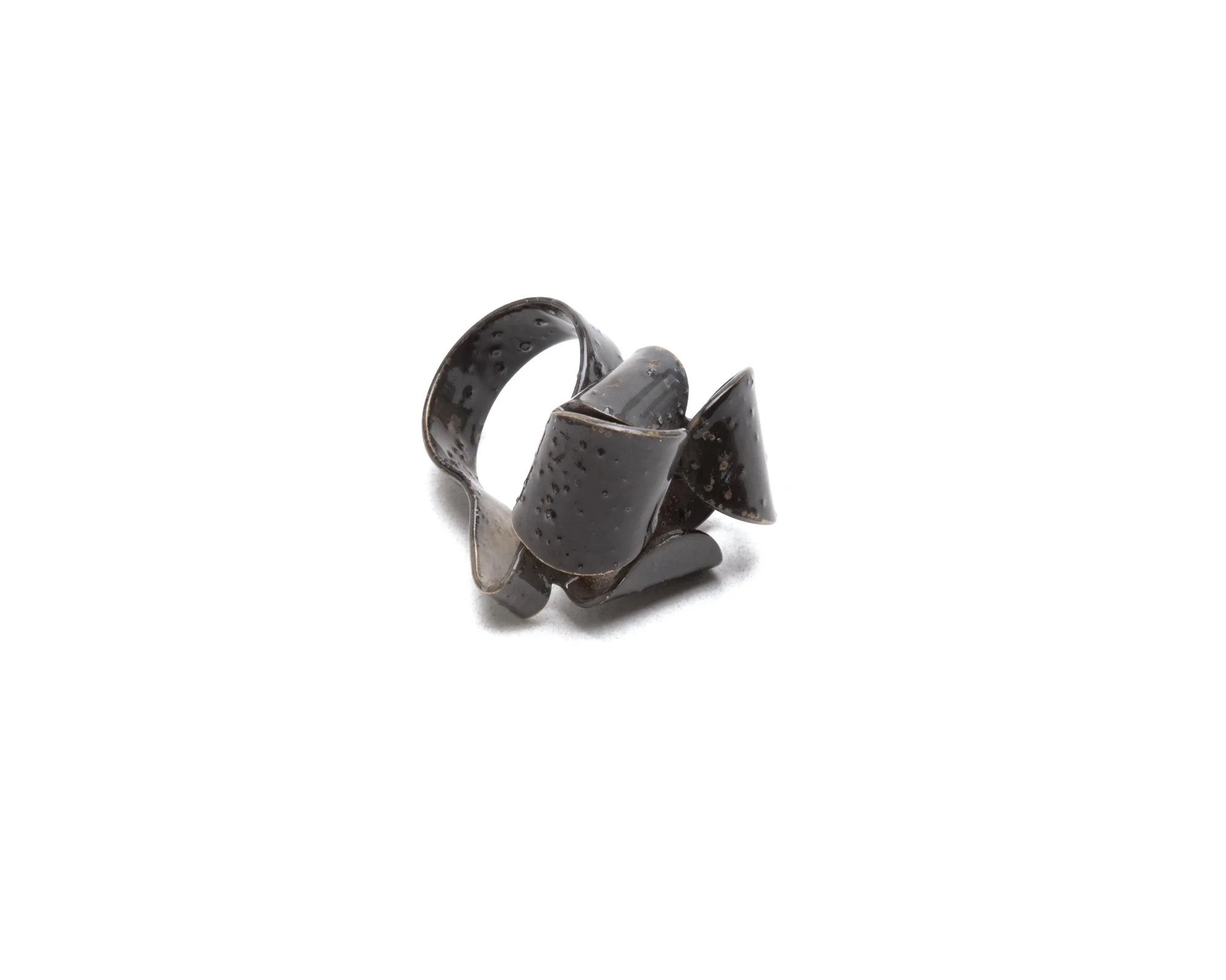 Nova_med-ring10-1-s6.75 copy.jpg