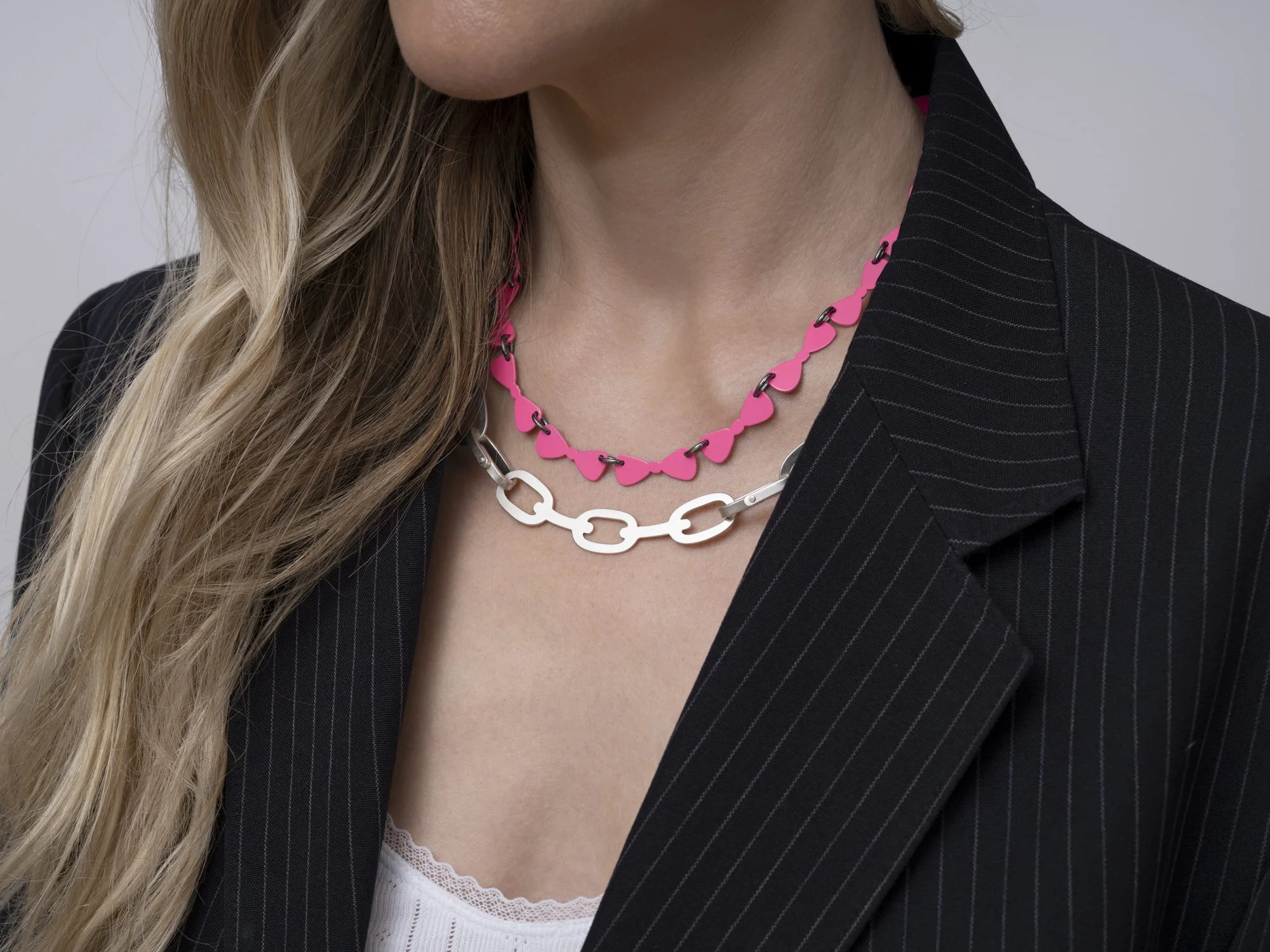 Baby_Chain_Bow_Tie_Chain_Silver_Pink_OTB copy.jpg