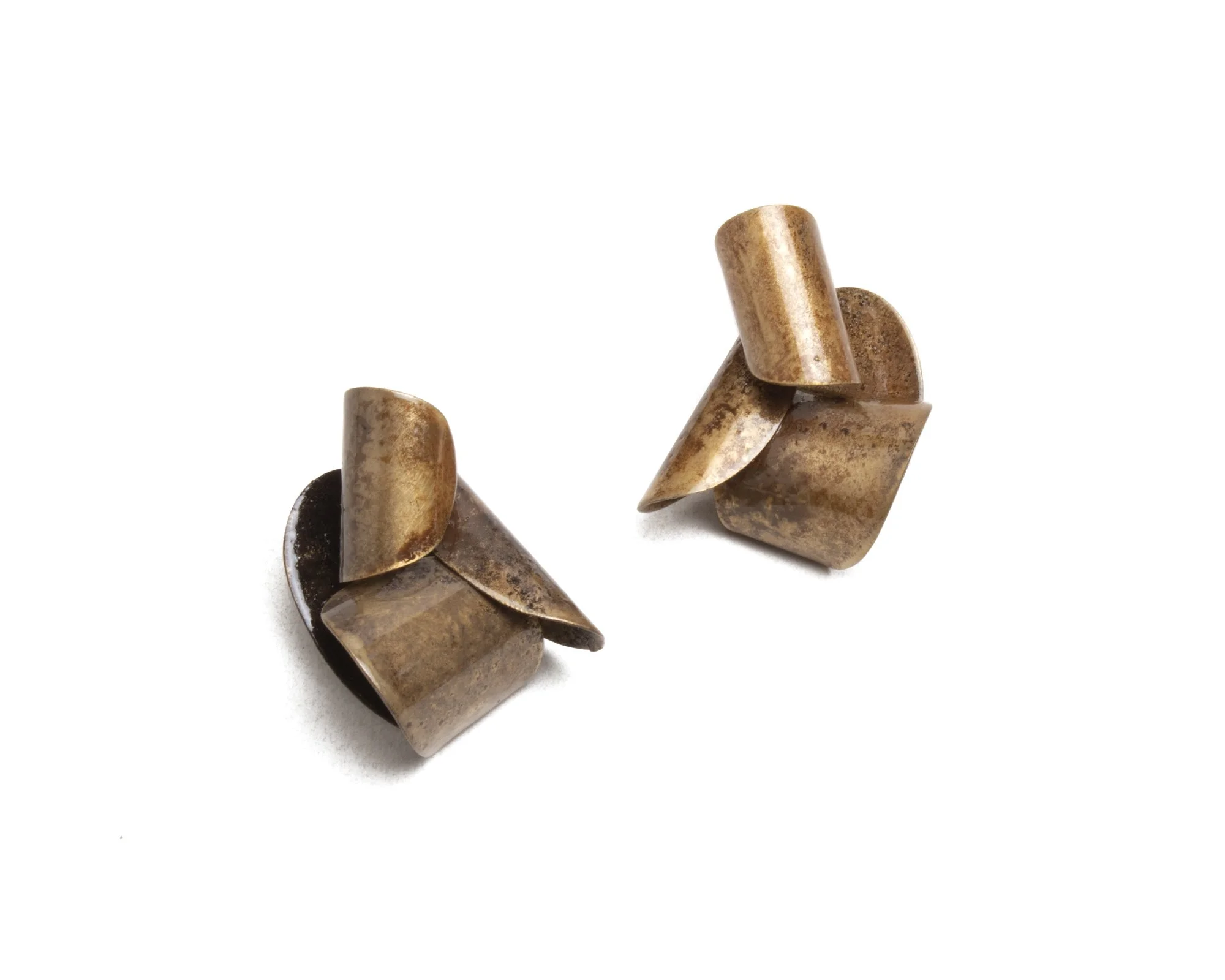 Nova_ASY_MAX_Folded_Studs_lg05 copy.jpg