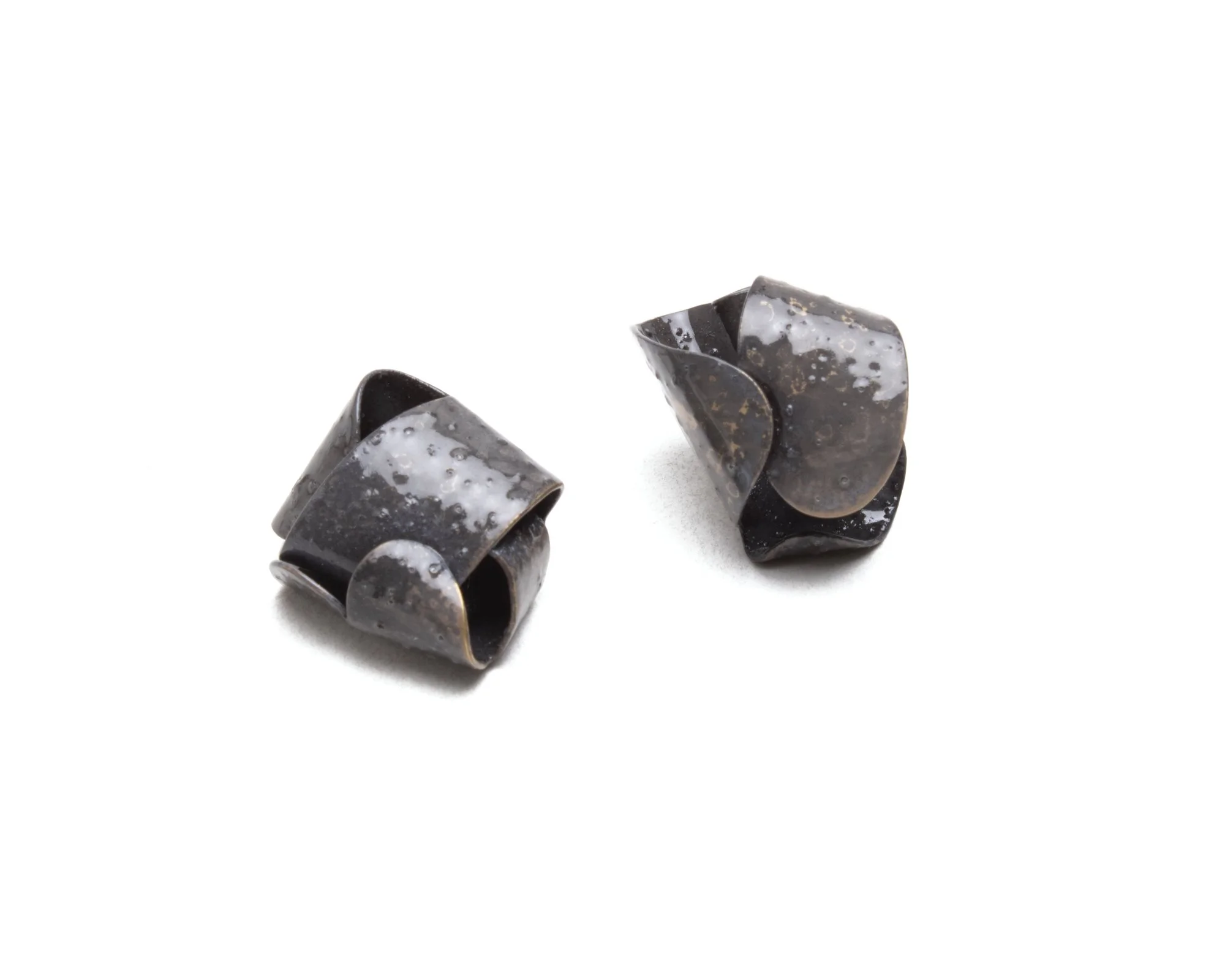 Nova_ASY_MAX_Folded_Studs-sm_02-1x.75x.75.jpg
