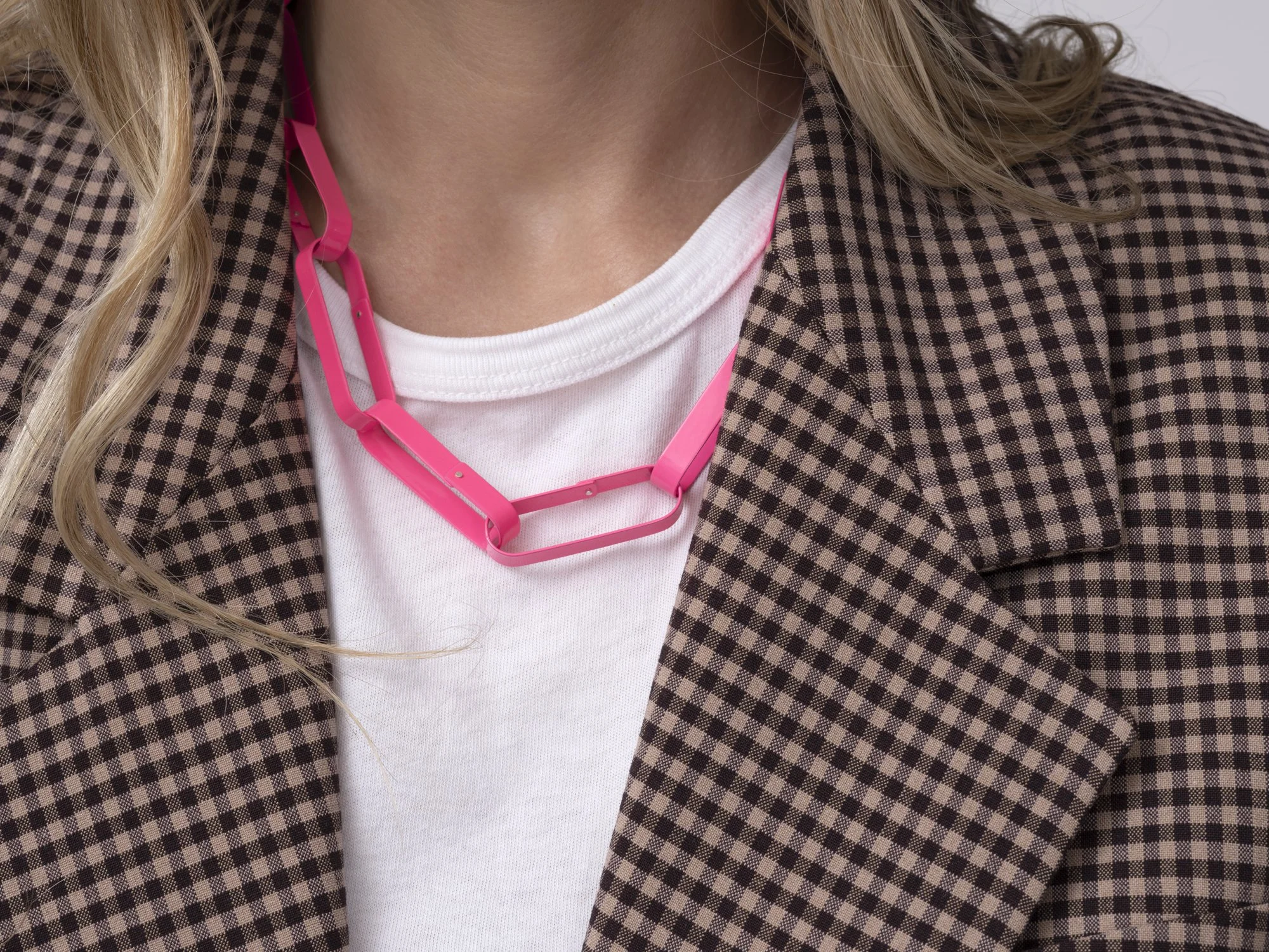 paper_Chain_pink_OTB_detail copy.jpg