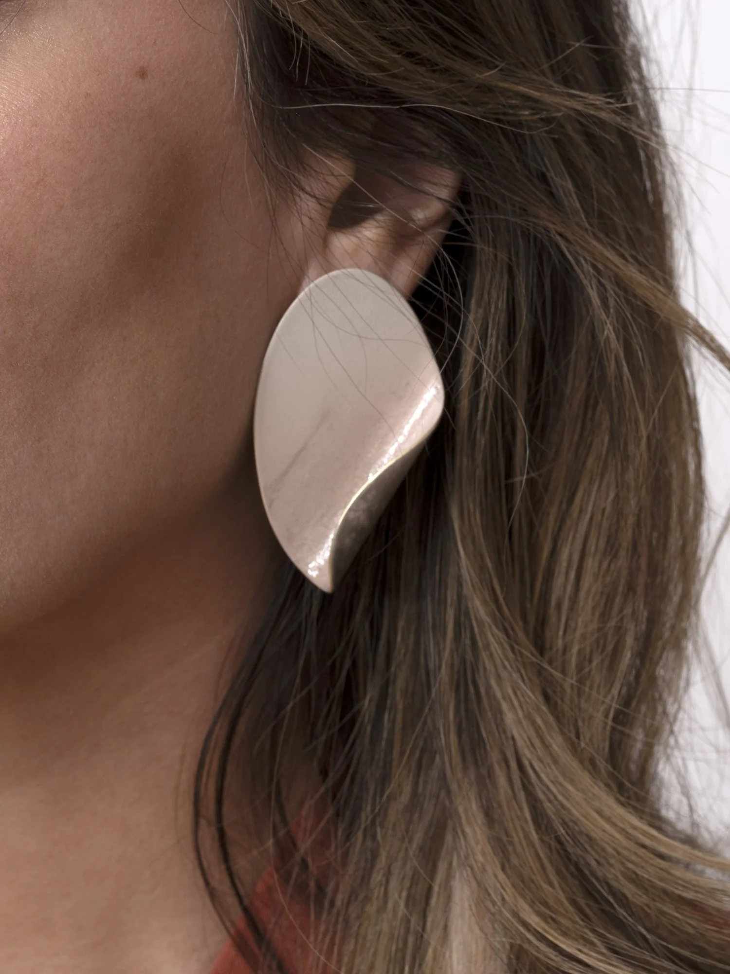 exposed-ovals-earrings-lg012_Nova_OTB copy.jpg