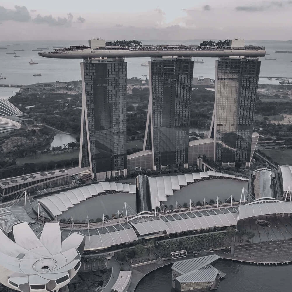 Home-Explore-Singaporemarina-bay-sands-gray.jpg