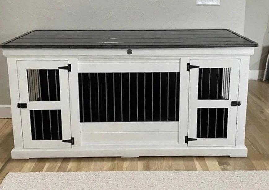 Double Kennel, hinged doors, open front