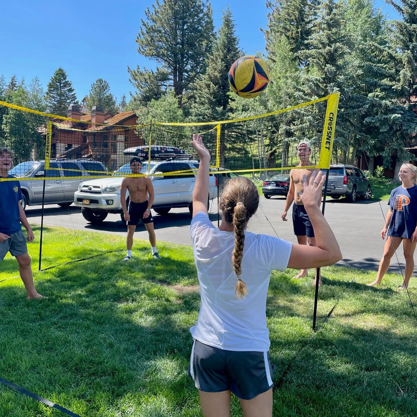 Crossnet. 

This Tuesday&rsquo;s tip: find an outdoor activity to do with others. If you have fitness goals, finding a buddy to hold you accountable and bring joy through community in the process 👍💪

Crossnet: four square meets volleyball. Rotate u