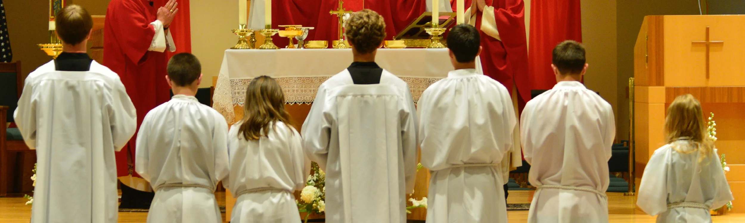 altar_serving.jpg