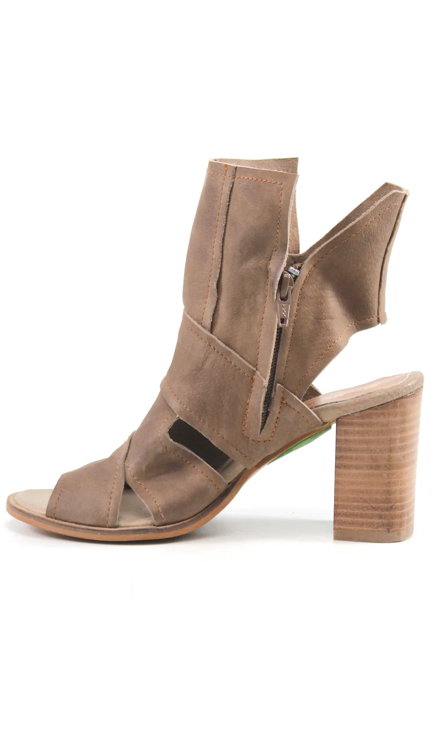 47904 night moon cognac nubuck left.jpg