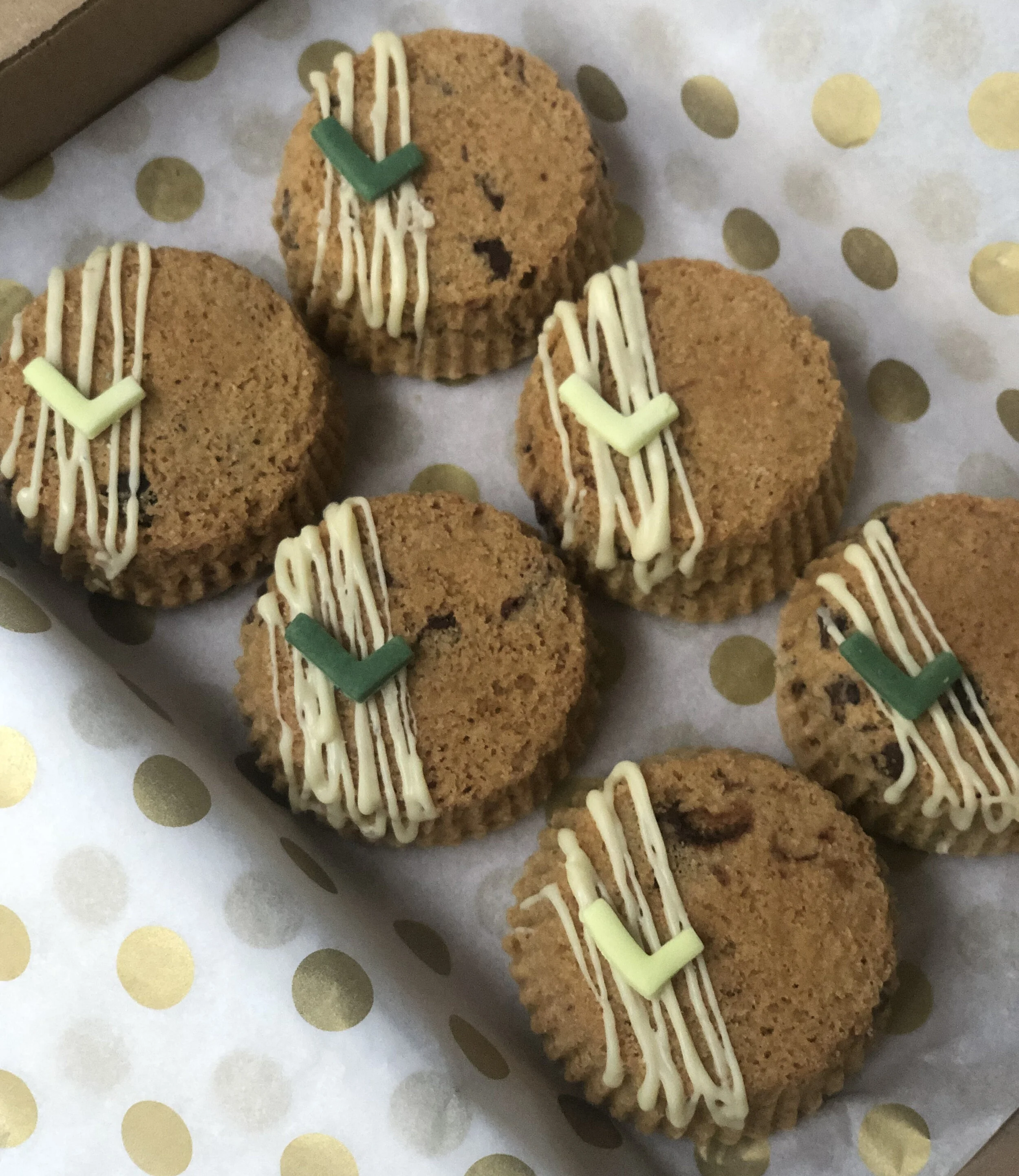 Cookie cakes - initial L.jpg