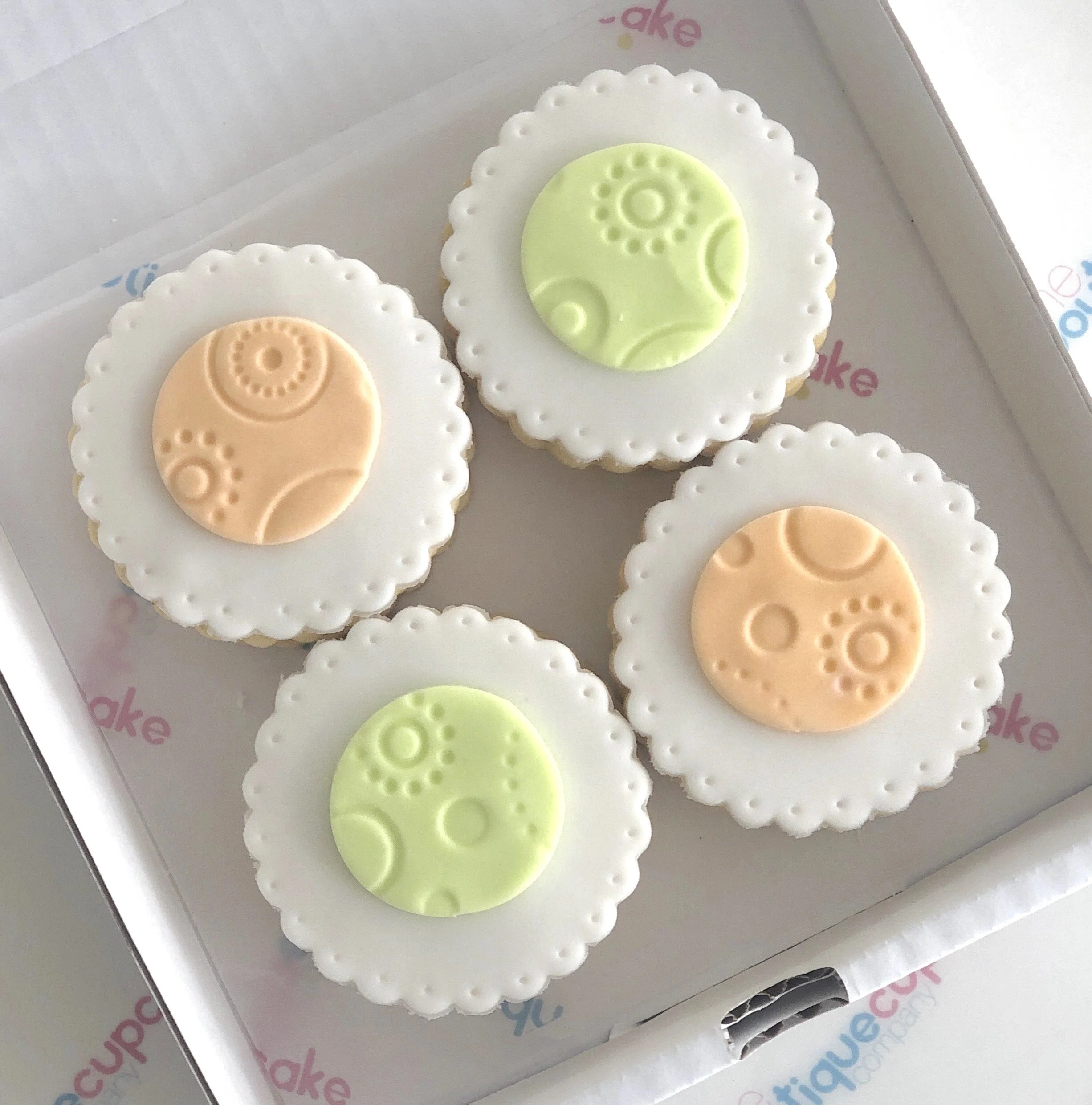 Personalised unique biscuit cream gift box for special occasions – UK nationwide delivery