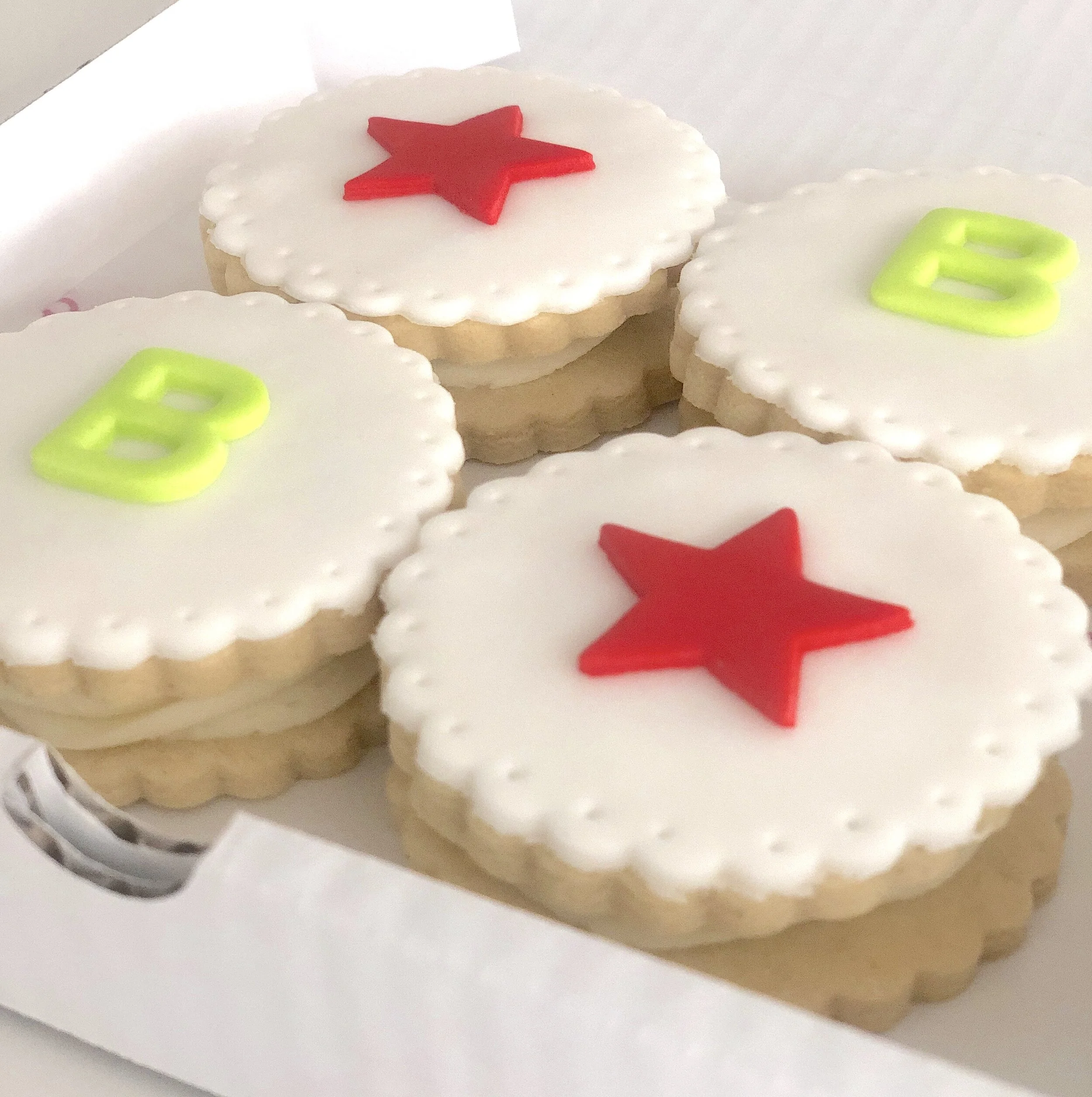 Personalised unique biscuit cream gift box for special occasions – UK nationwide delivery