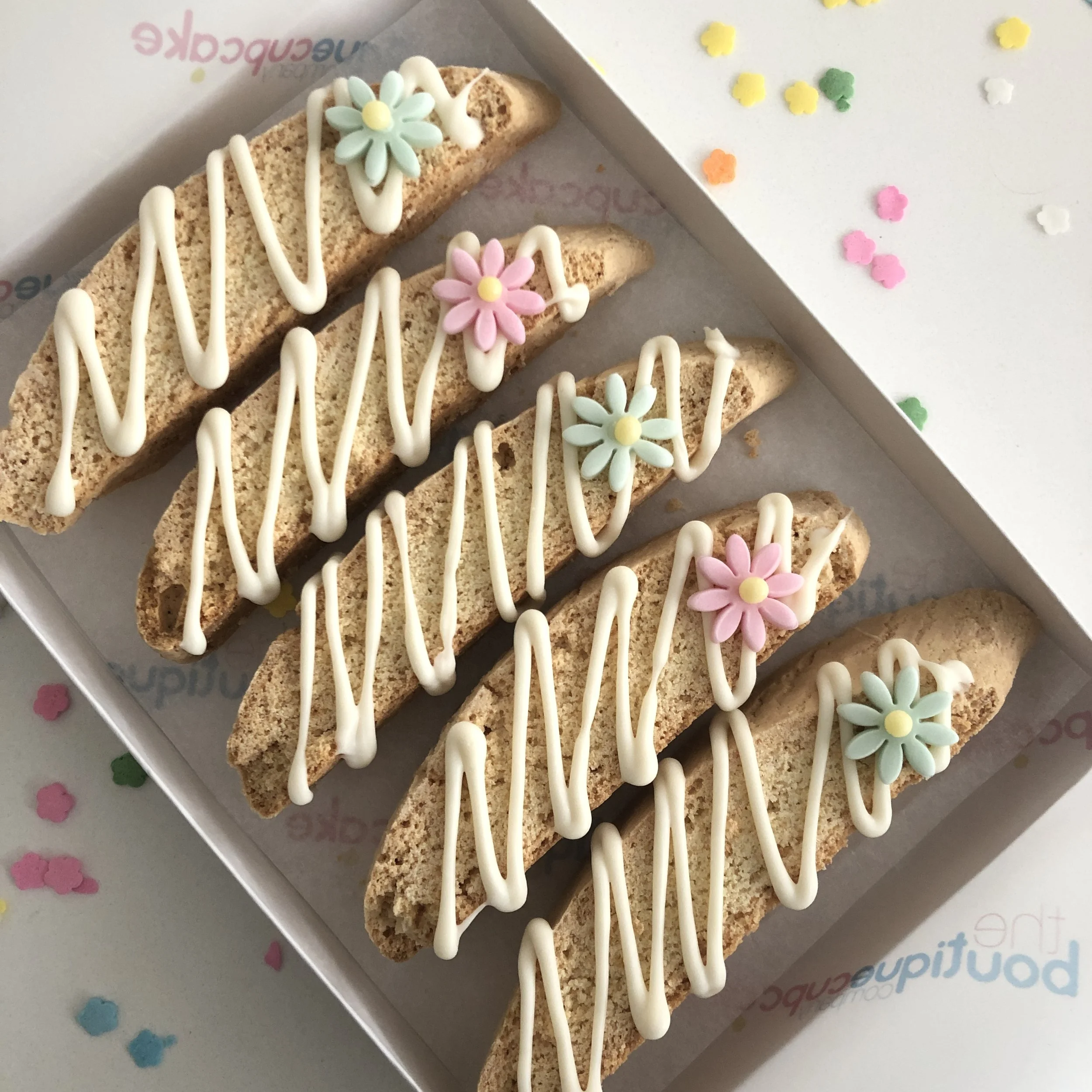 Biscotti - daisies pink:green.JPG