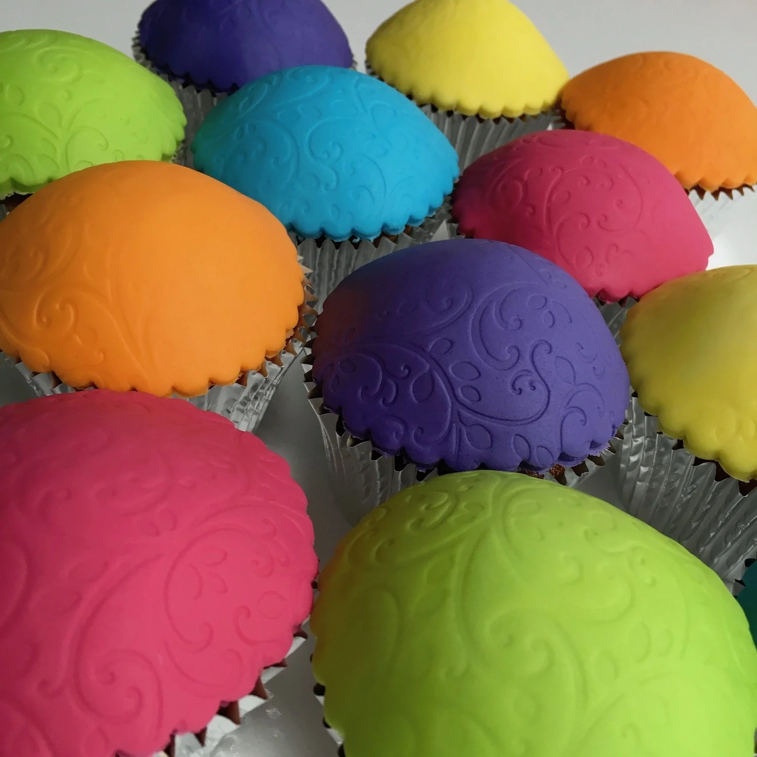 Simply Embossed Cupcake Gift Box