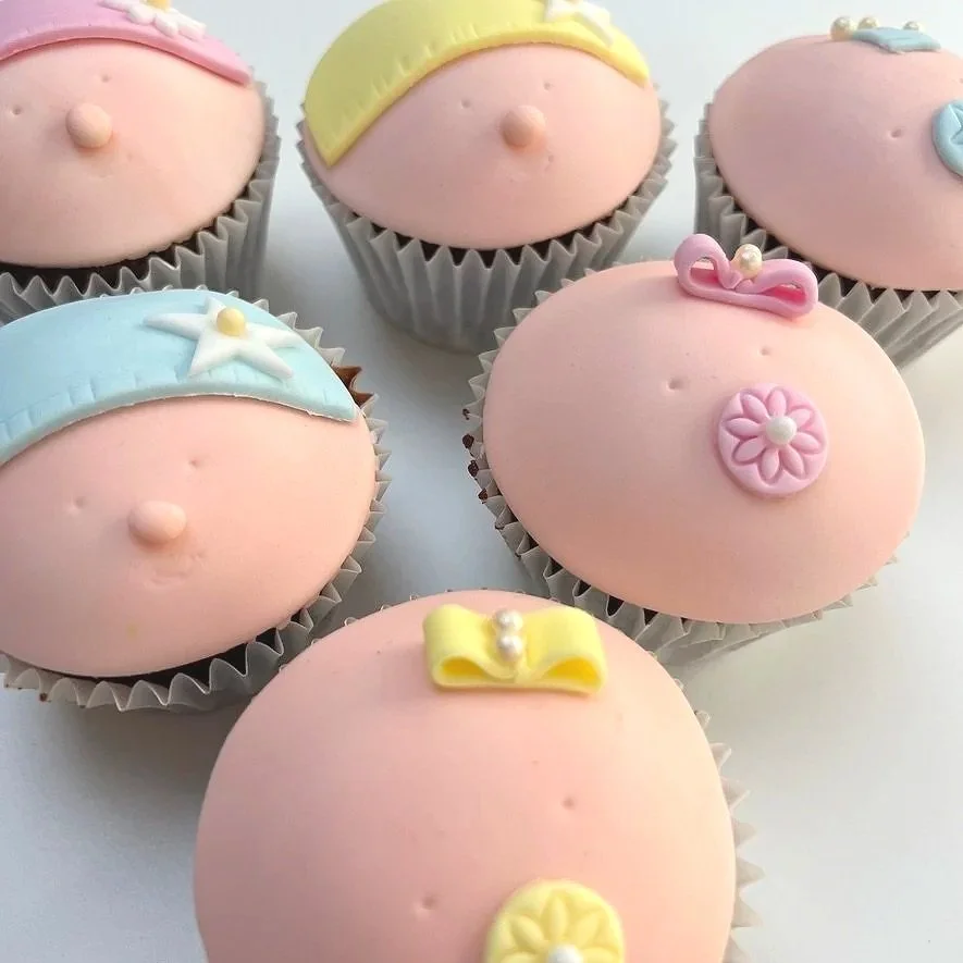 Bespoke new baby cupcake gift box for special occasions – UK nationwide delivery