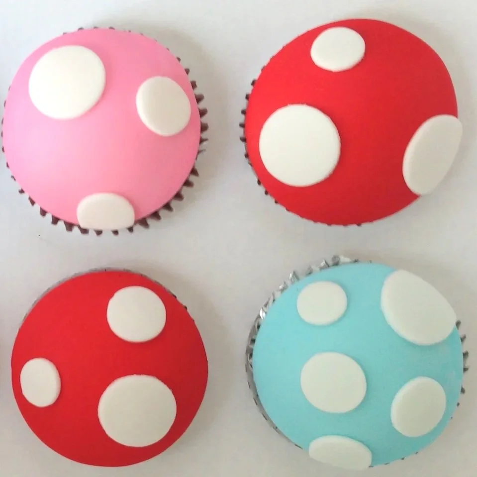 Personalised cupcake gift box for special occasions – UK nationwide delivery