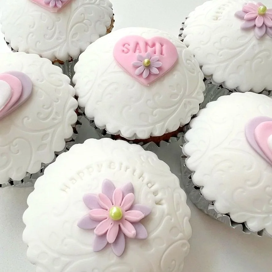 ersonalised birthday cupcake gift box for special occasions – UK nationwide delivery