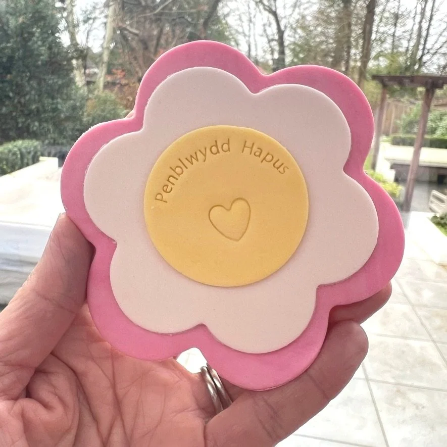 Personalised Letterbox Friendly Cake– UK nationwide delivery