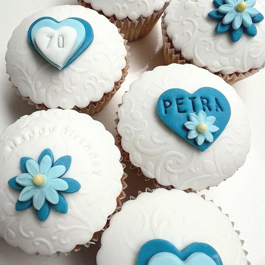 Personalised cupcake gift box for special occasions – UK nationwide delivery