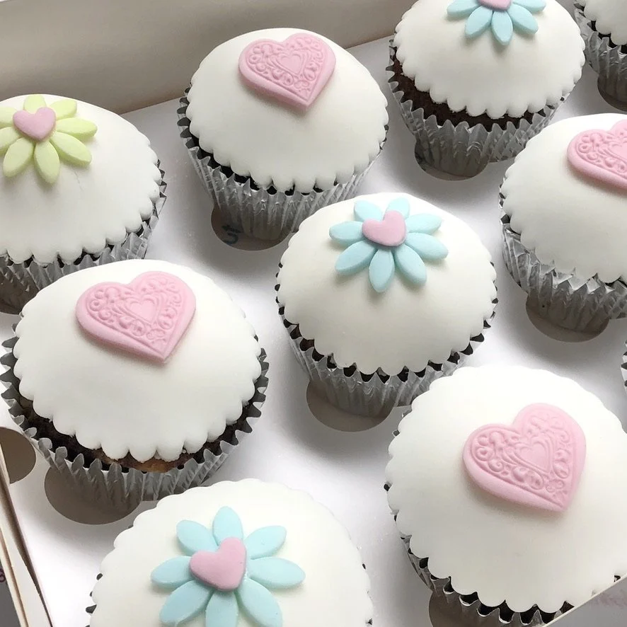 Personalised cupcake gift box for special occasions – UK nationwide delivery