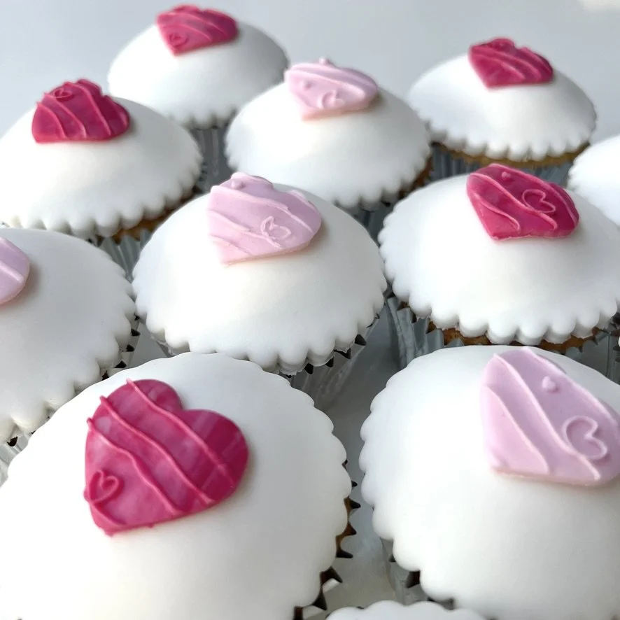 Embossed Hearts Cupcake Gift Box