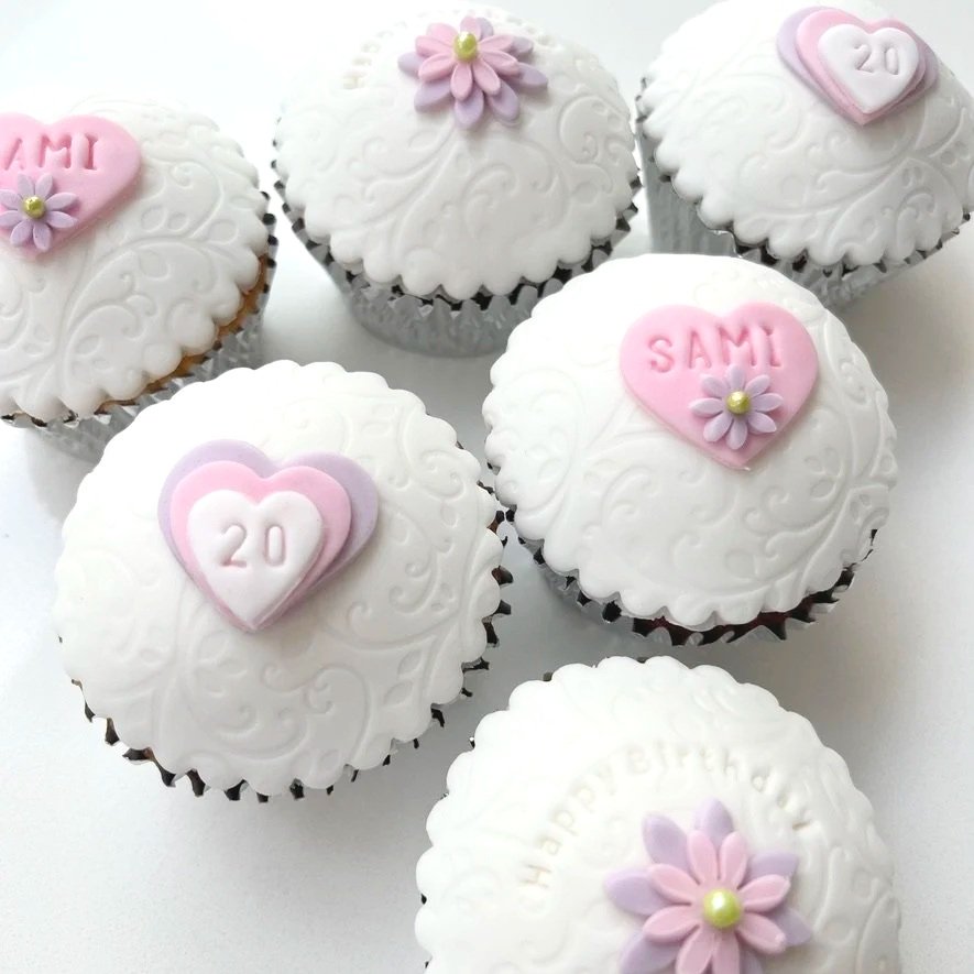 Personalised birthday cupcake gift box for special occasions – UK nationwide delivery