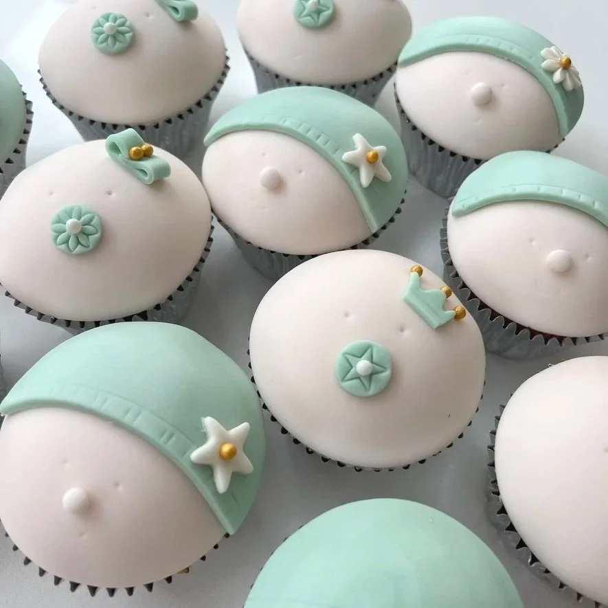 Bespoke new baby cupcake gift box for special occasions – UK nationwide delivery